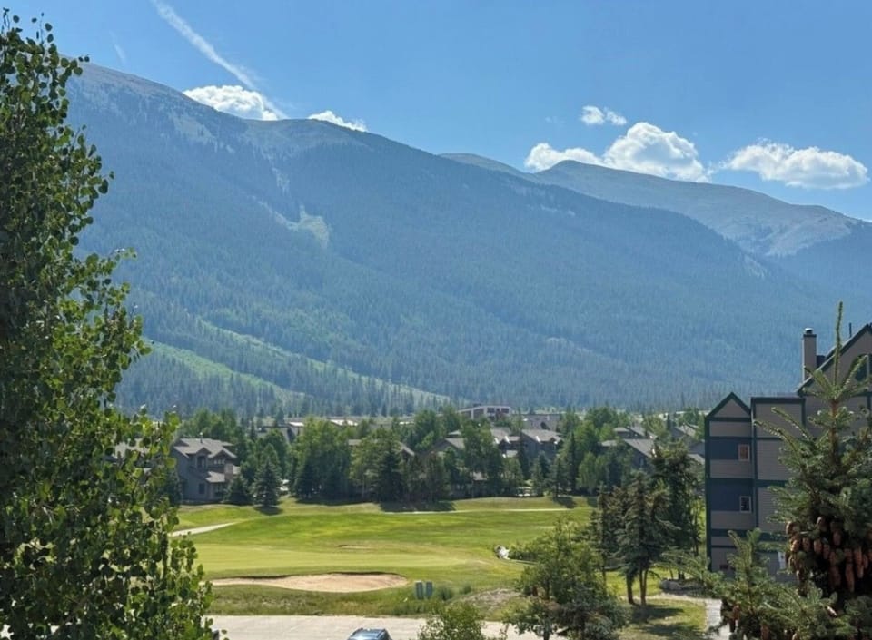 Golf course steps from your door