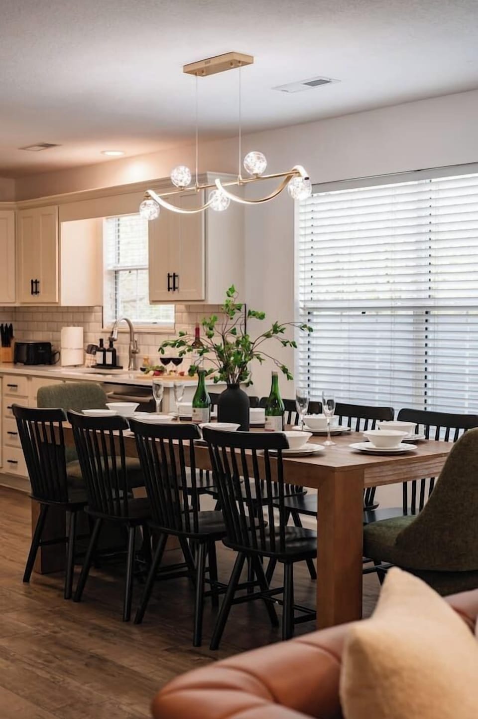 An elegant, fully-equipped dining suite designed for sparkling toasts and effortless celebrations