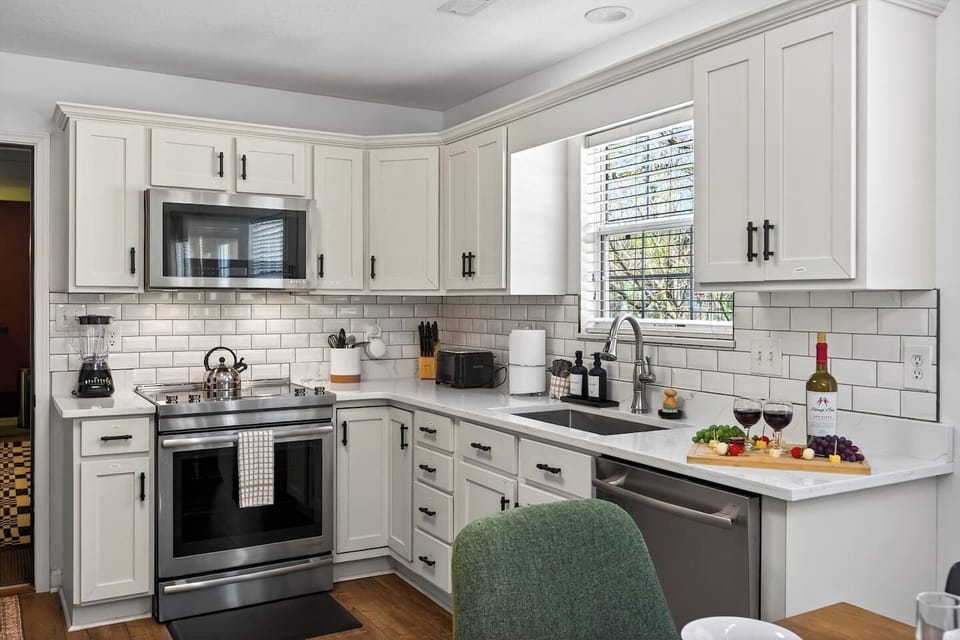 Kitchen is equipped with quality pots and pans, bakeware, utensils, basic spices and all you need for a long stay. We also have blender, toaster, even an instant pot!