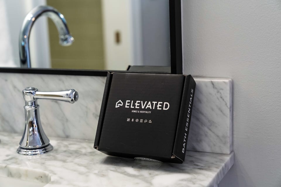Minimal, modern, and made to refresh 🚿✨
Clean lines, soft tones, and a space that keeps it effortlessly calm.