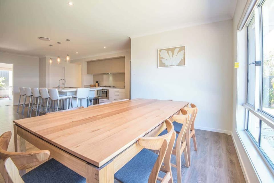 Modern Dining area
