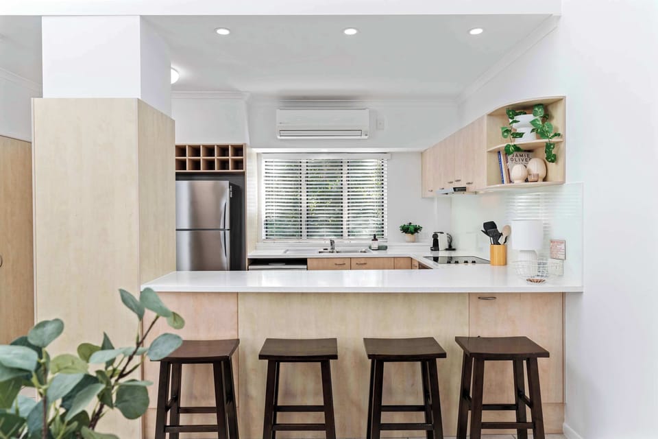 Fully equipped open plan kitchen 