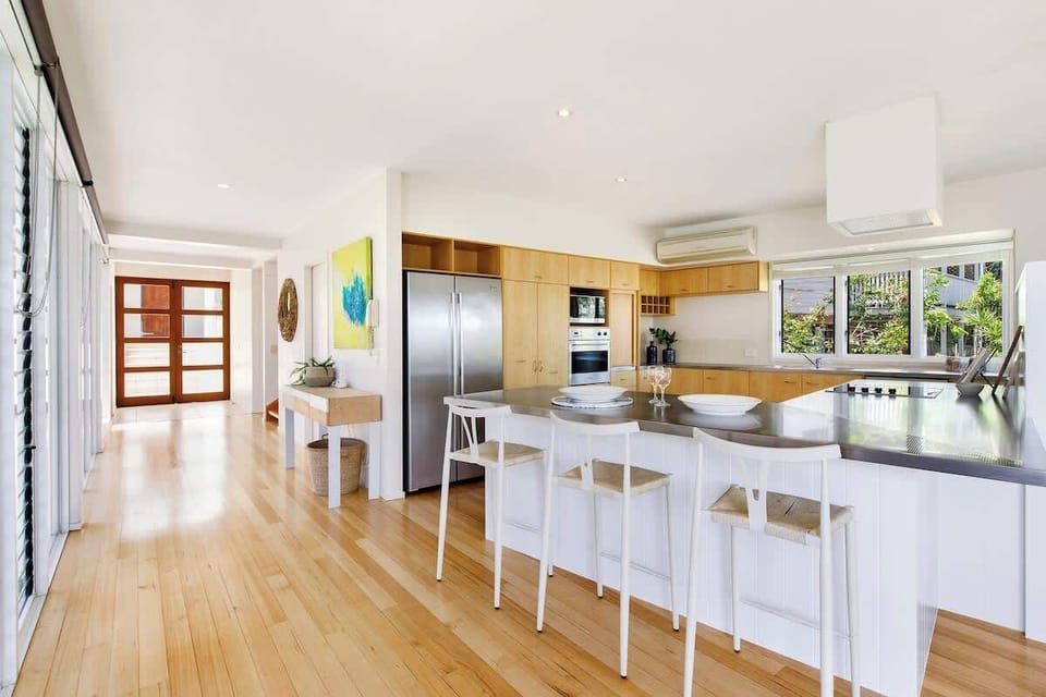 Spacious entertainers kitchen