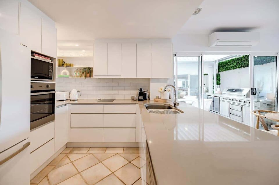Fully equipped kitchen. 
