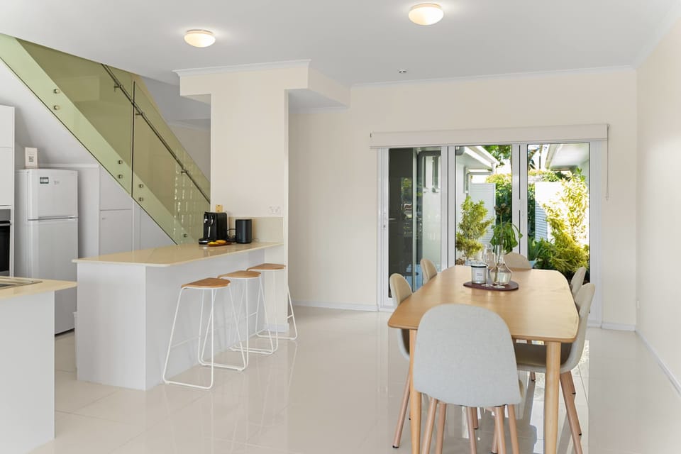 Sunlit spaces, serene stays.
