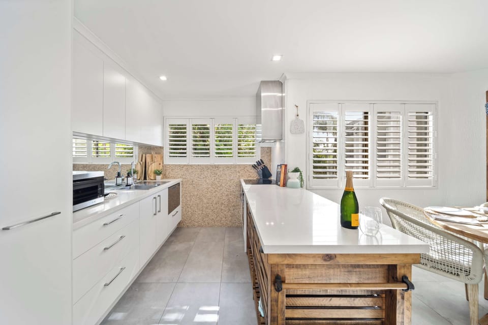 Experience the relaxed coastal lifestyle from this beautifully refurbished apartment.