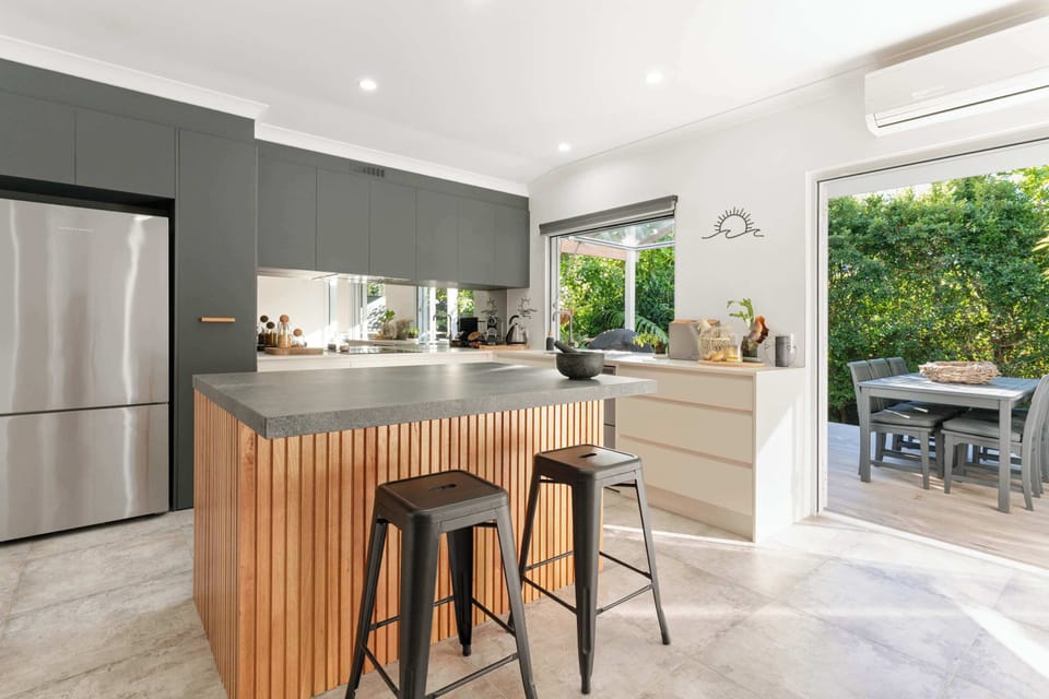 Cook with ease in the modern fully equipped kitchen.