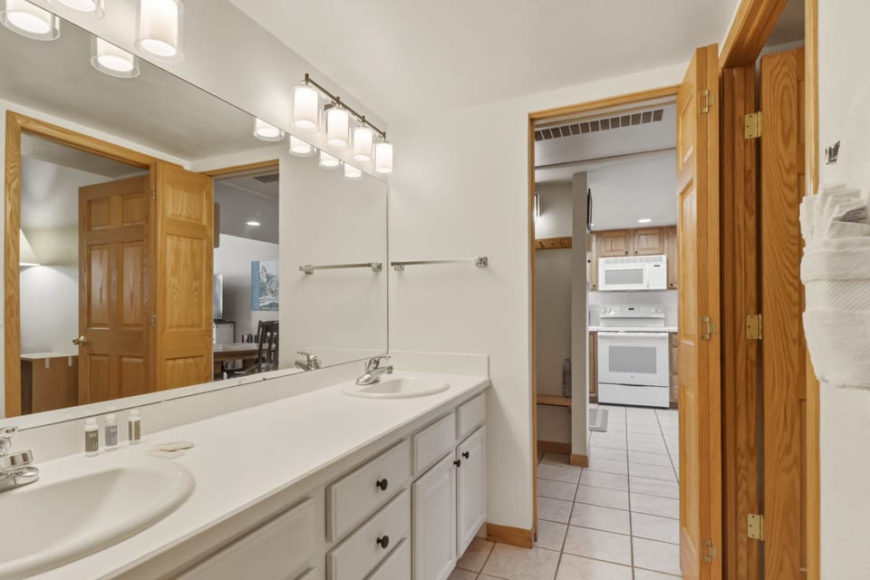Condo, 1 Bedroom | Private kitchen | Fridge, coffee/tea maker
