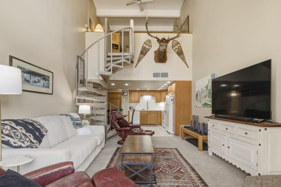 Condo, 1 Bedroom | Living area | Smart TV