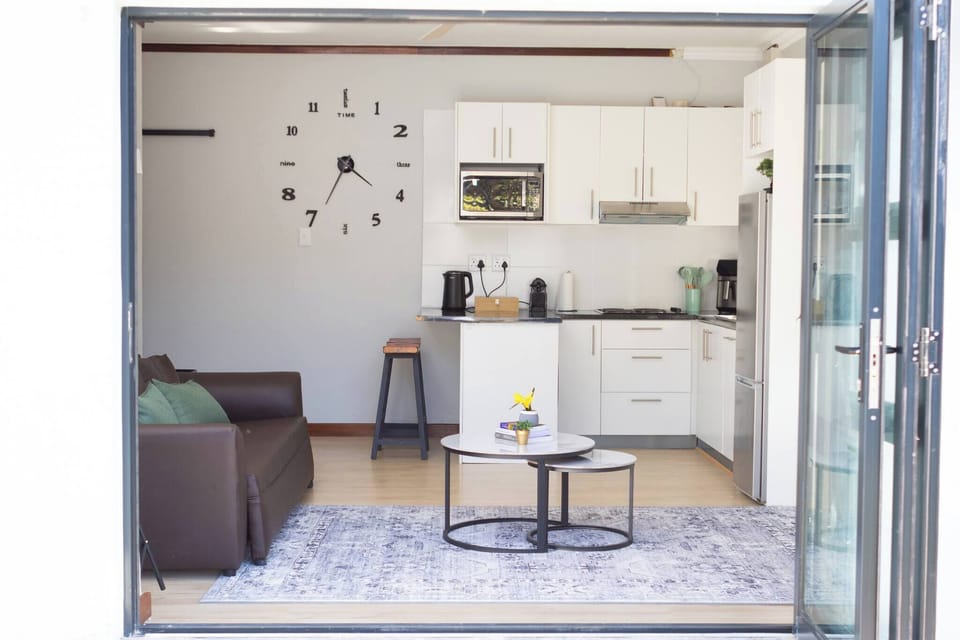 Room, 1 Bedroom, Accessible, Private Pool | Living area