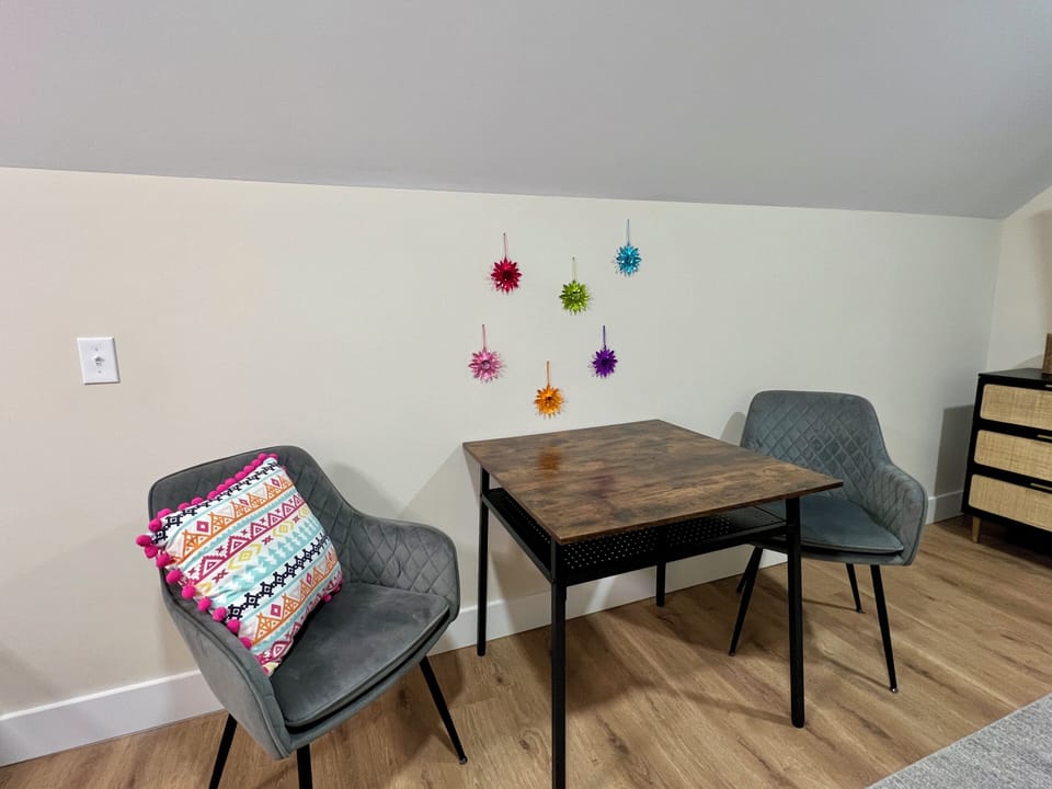 Bedroom # 1 Table & Chairs - Upper Level