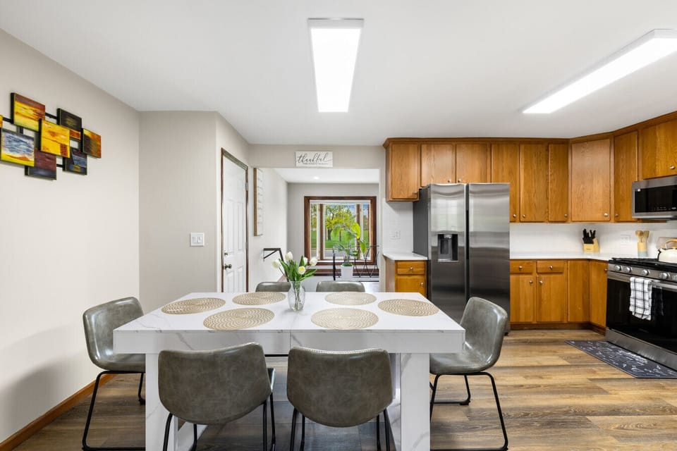 Functional kitchen and dining space with a comfortable layout