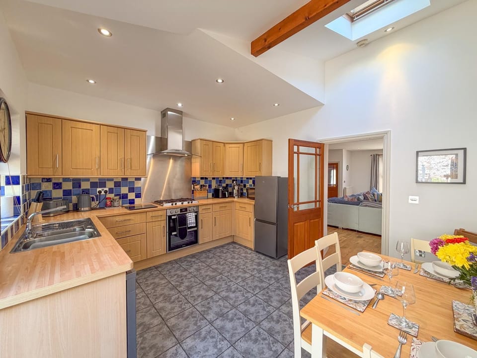 The Burrows - 3 Bedroom Holiday Home - Tenby (28075)