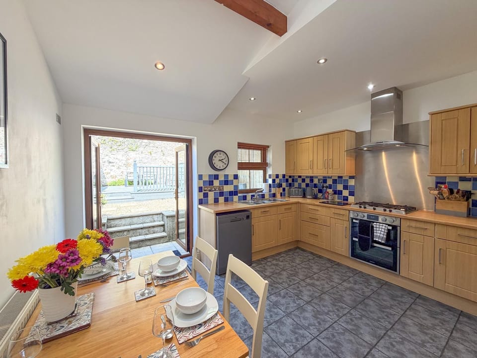 The Burrows - 3 Bedroom Holiday Home - Tenby (28071)