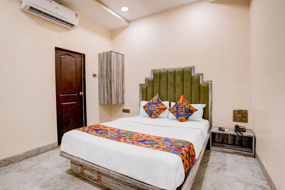 Premium Room | Egyptian cotton sheets, premium bedding, in-room safe, desk