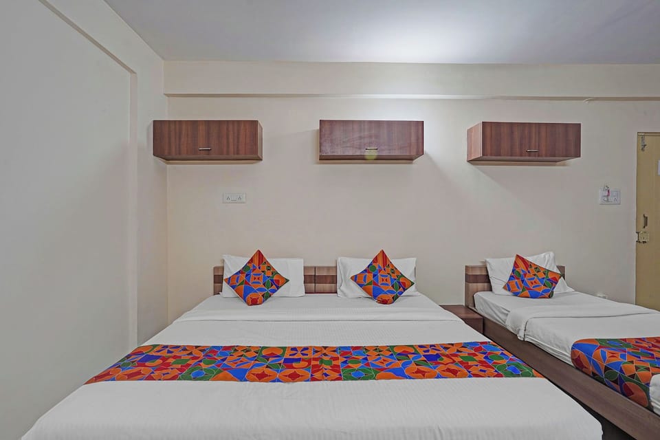Egyptian cotton sheets, premium bedding, in-room safe, free WiFi