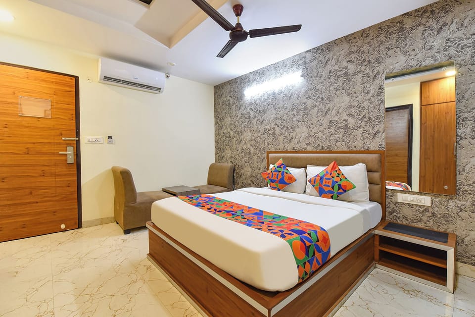 Deluxe Room | Egyptian cotton sheets, premium bedding, in-room safe, free WiFi