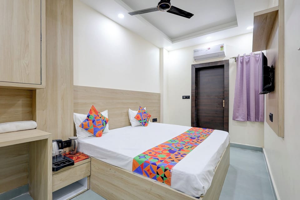 Egyptian cotton sheets, premium bedding, in-room safe, free WiFi