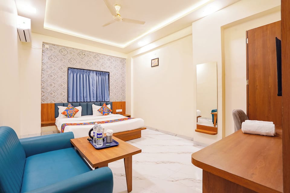 Egyptian cotton sheets, premium bedding, in-room safe, WiFi (free)