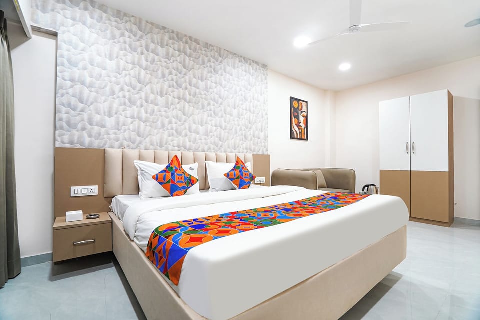 Premium Room | Egyptian cotton sheets, premium bedding, in-room safe, free WiFi