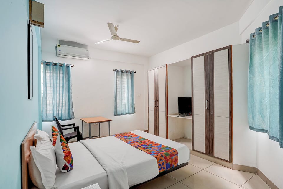 Egyptian cotton sheets, premium bedding, in-room safe, free WiFi
