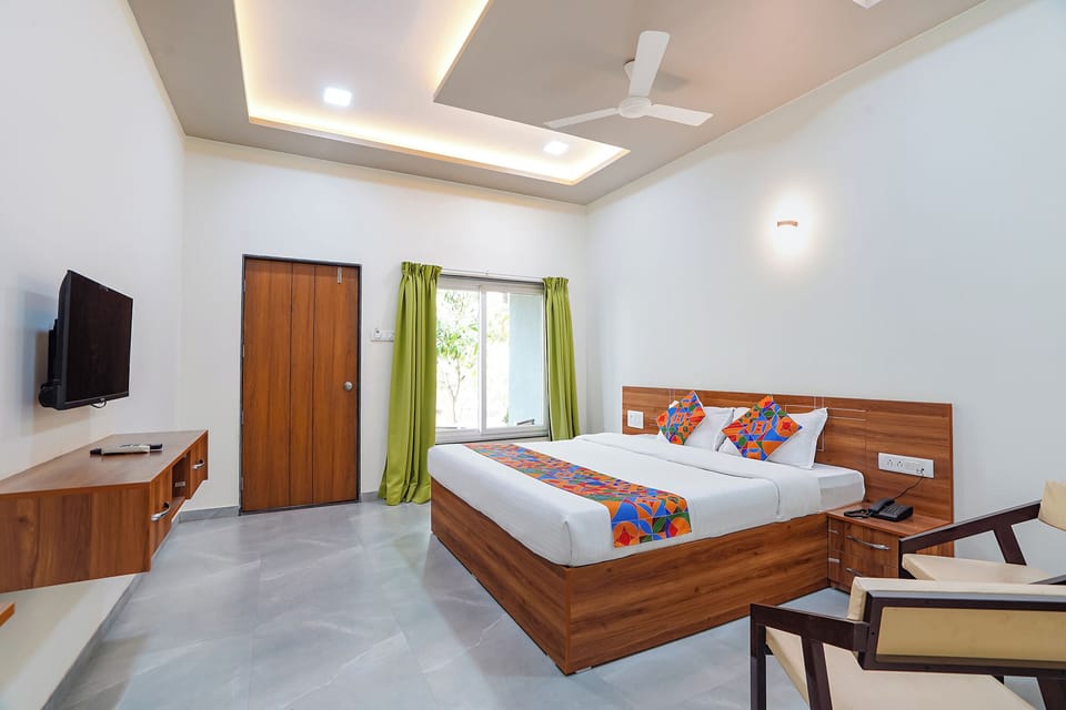 Egyptian cotton sheets, premium bedding, in-room safe, free WiFi