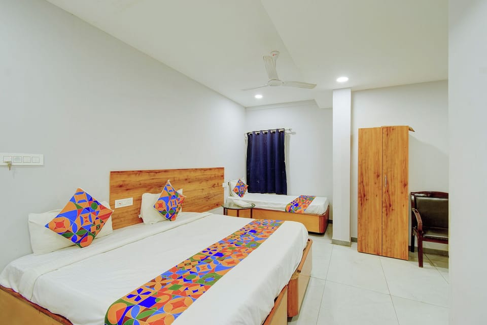 Egyptian cotton sheets, premium bedding, in-room safe, free WiFi