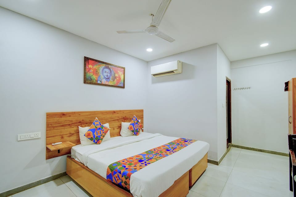 Deluxe Room | Egyptian cotton sheets, premium bedding, in-room safe, free WiFi