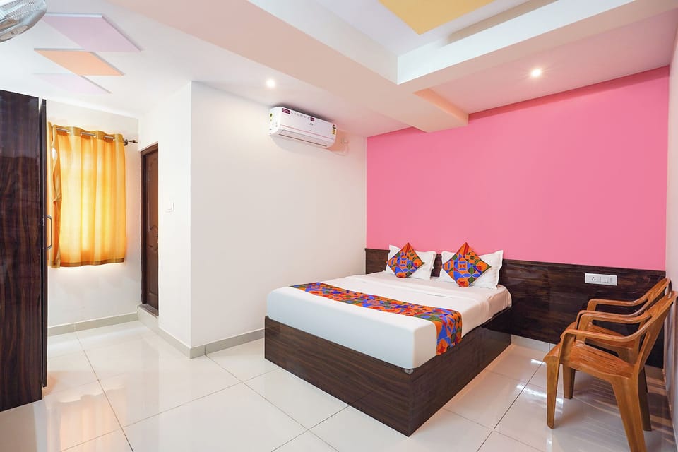 Deluxe Room | Egyptian cotton sheets, premium bedding, in-room safe, free WiFi