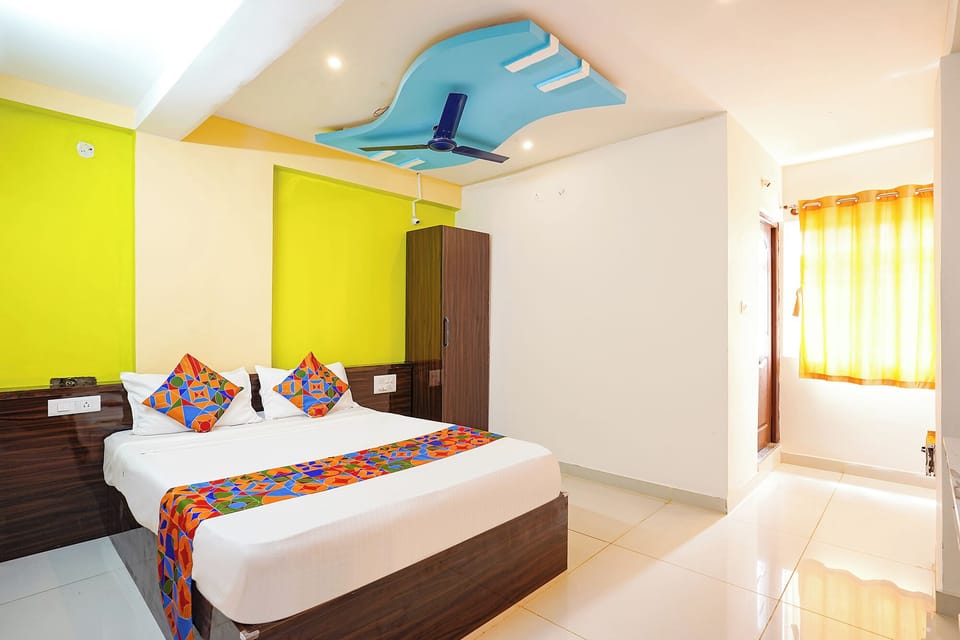 Egyptian cotton sheets, premium bedding, in-room safe, free WiFi