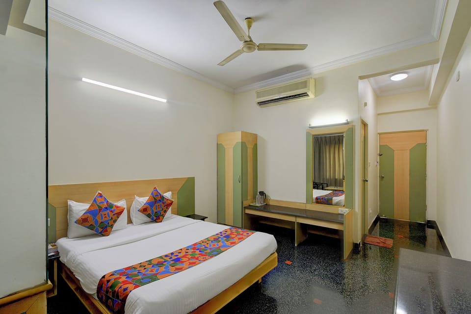 Egyptian cotton sheets, premium bedding, in-room safe, free WiFi