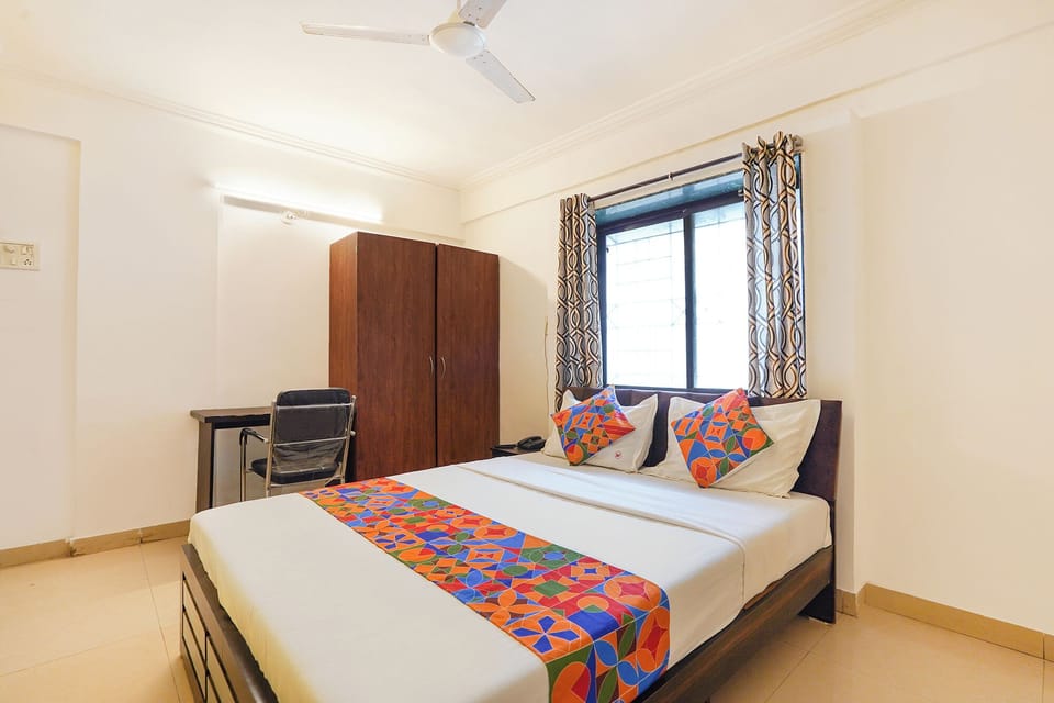 Egyptian cotton sheets, premium bedding, in-room safe, free WiFi