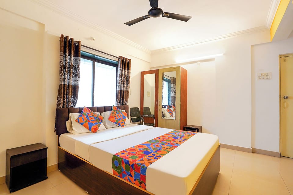 Egyptian cotton sheets, premium bedding, in-room safe, free WiFi