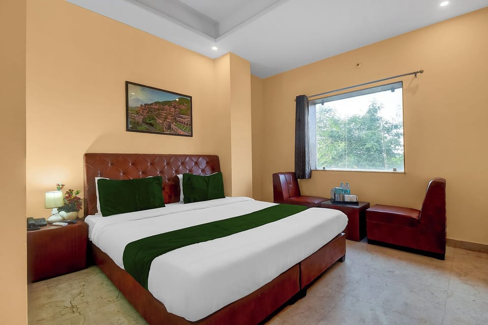 Egyptian cotton sheets, premium bedding, in-room safe, free WiFi