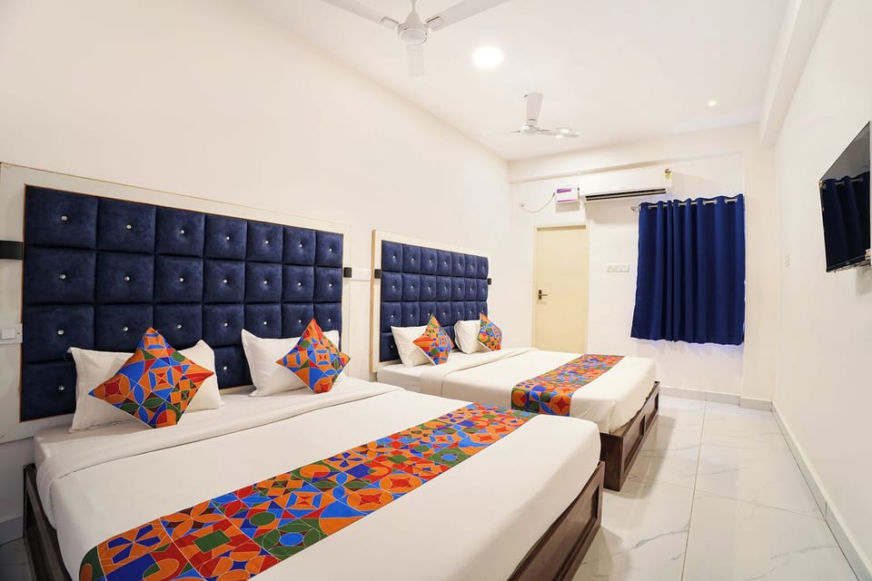 Egyptian cotton sheets, premium bedding, in-room safe, free WiFi