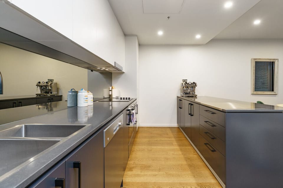 Fully equipped kitchen featuring quality appliances—everything you need for a comfortable stay.