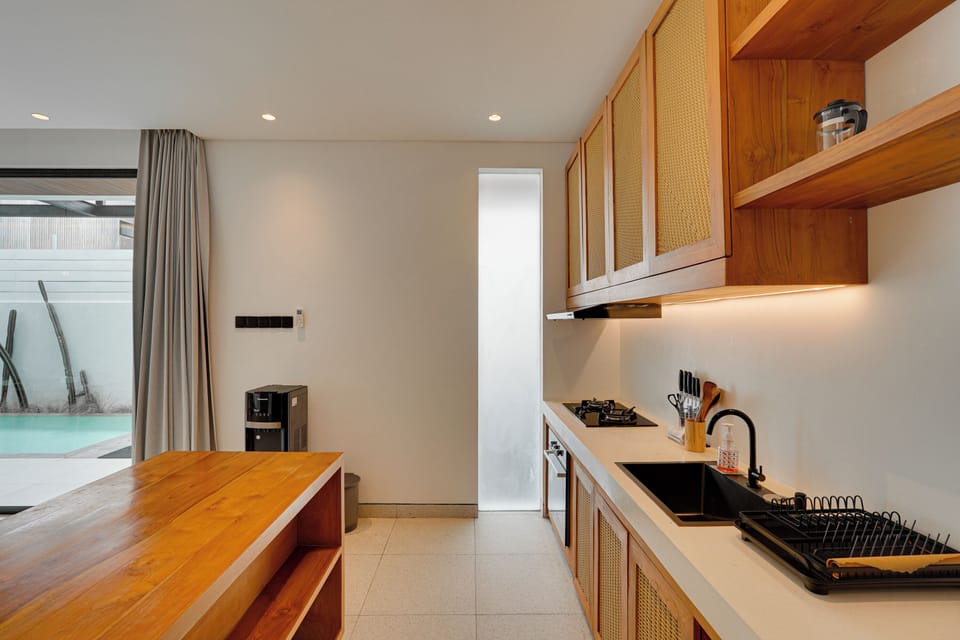 Villa, Pool View | Private kitchen | Fridge, oven, stovetop, cookware/dishes/utensils