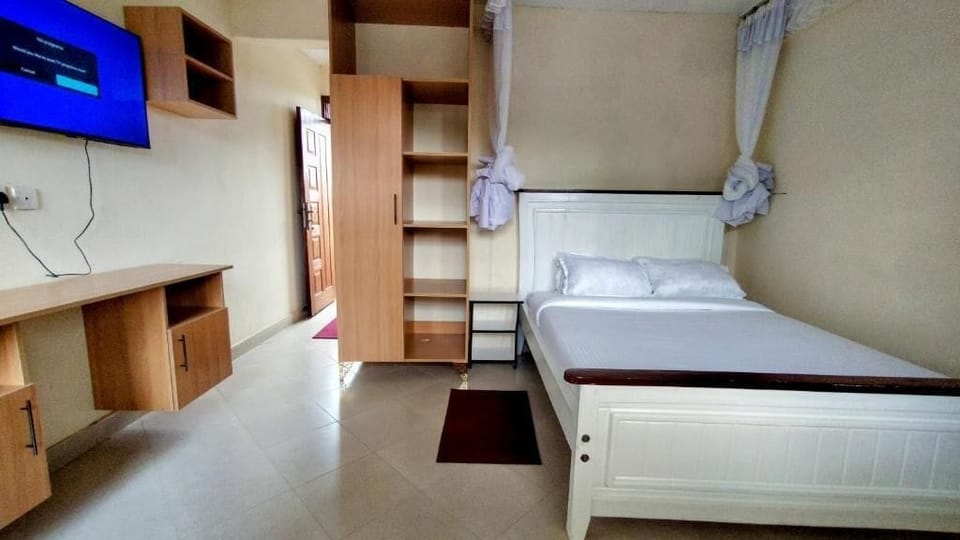 Comfort Double Room, Balcony, Garden View | Laptop workspace, free WiFi
