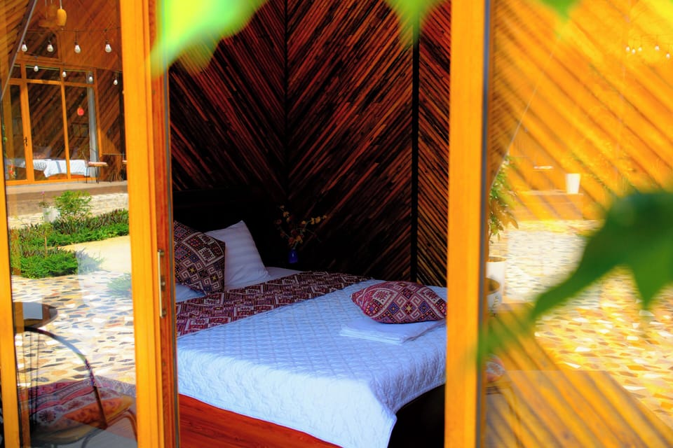 Deluxe Double Room, Garden View | Laptop workspace, WiFi (free)
