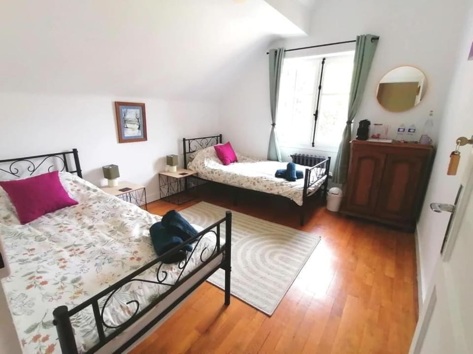 Standard Twin Room, Garden View | WiFi (free), individually decorated