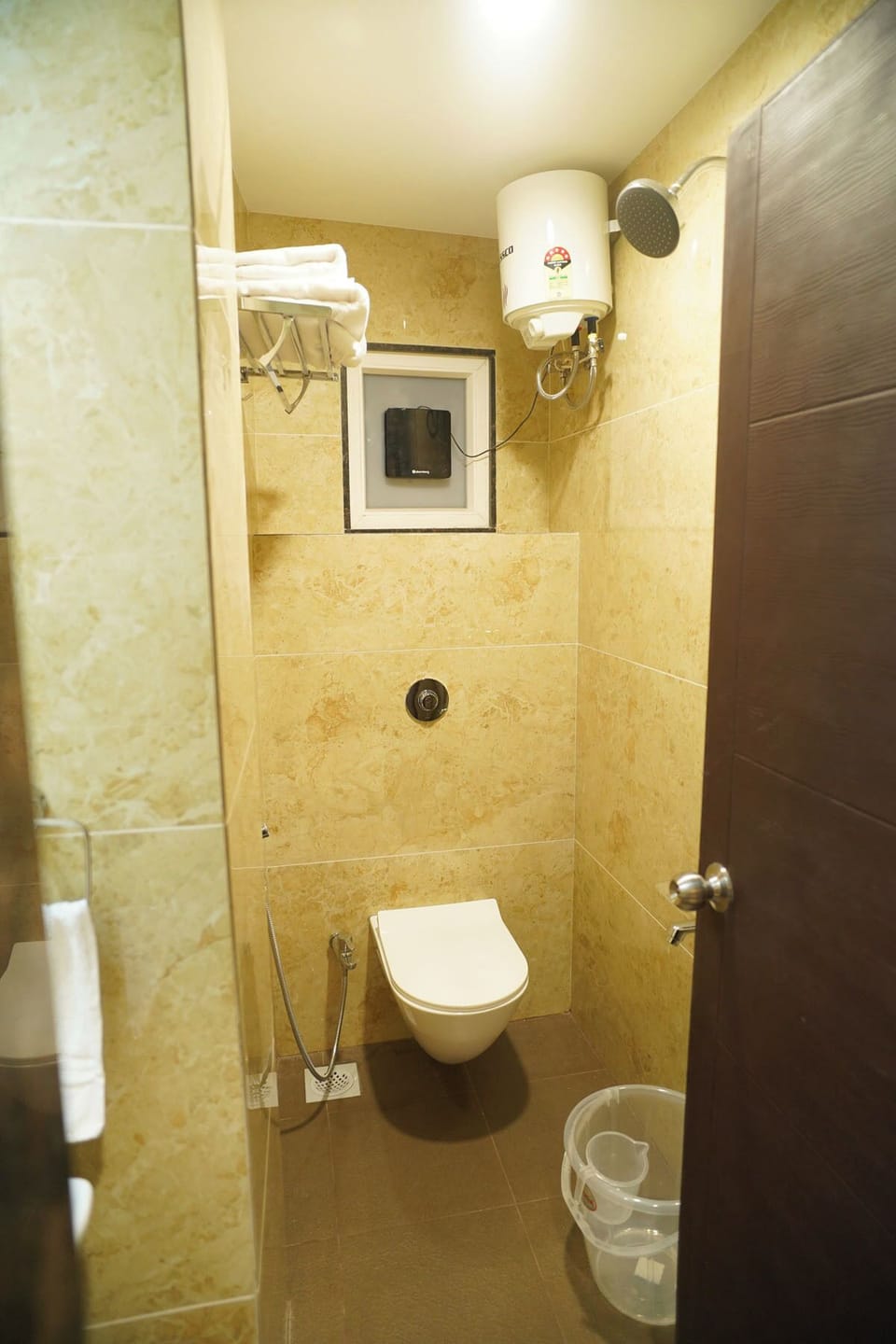 Deluxe Double Room, City View | Bathroom | Shower, free toiletries, towels