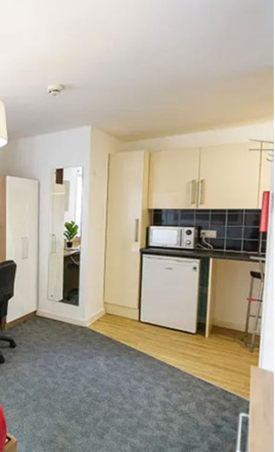 Standard Studio | Private kitchenette