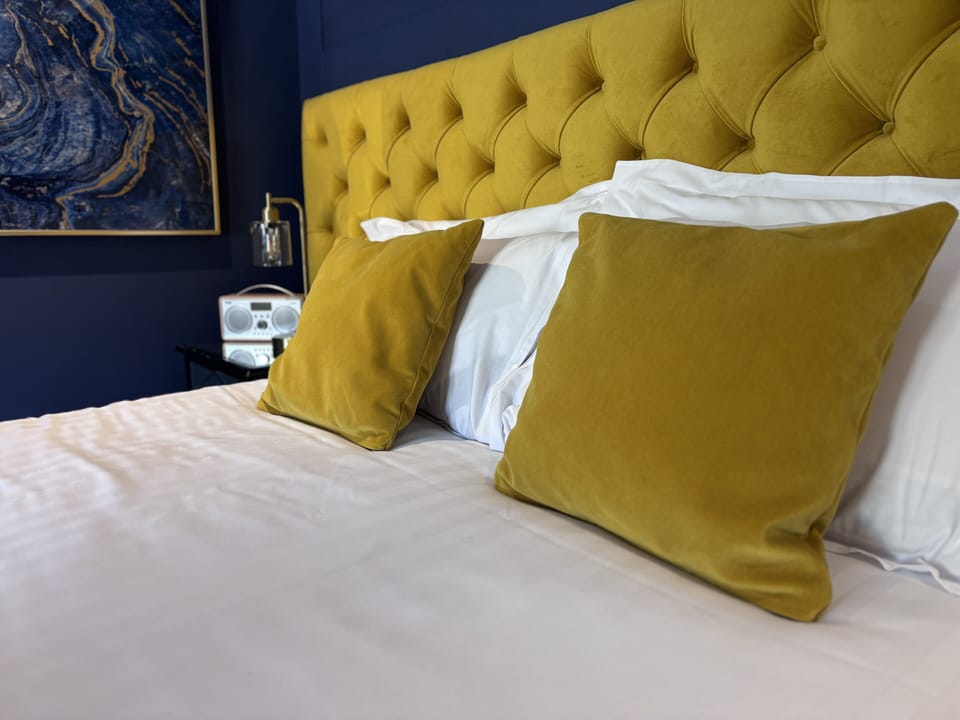 Double Room (The Midnight Garden) | Individually decorated, individually furnished, iron/ironing board