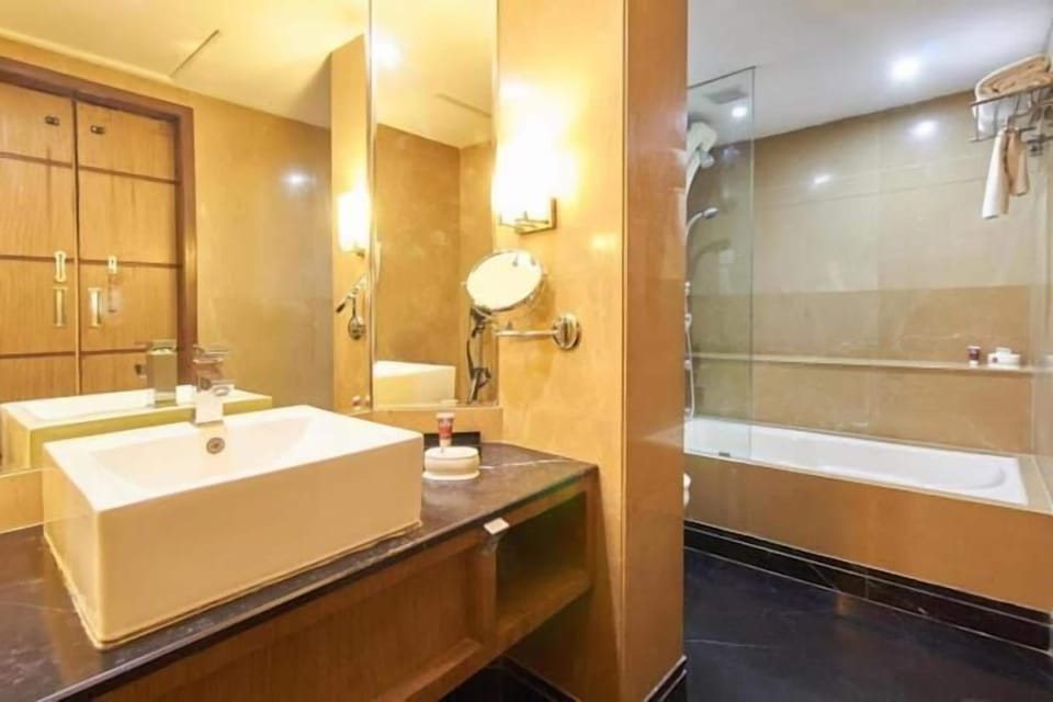 Shower, free toiletries, hair dryer, towels