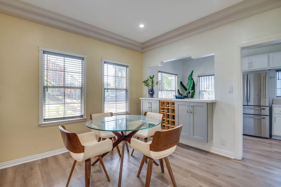 Dining Room | Dishware/Flatware Provided