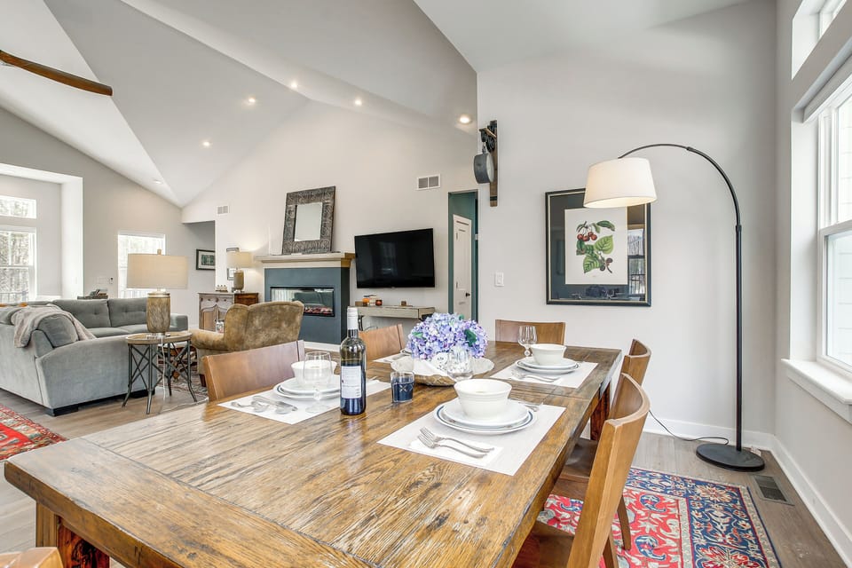Dining Space | 1st Floor