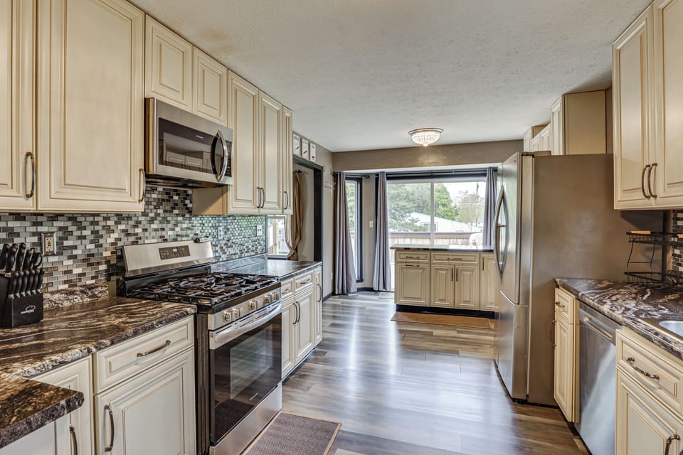 Kitchen | Main Floor