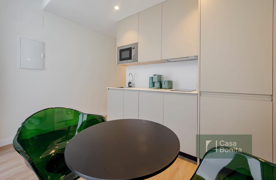Classic Suite | Private kitchen | Fridge, microwave, stovetop, dishwasher