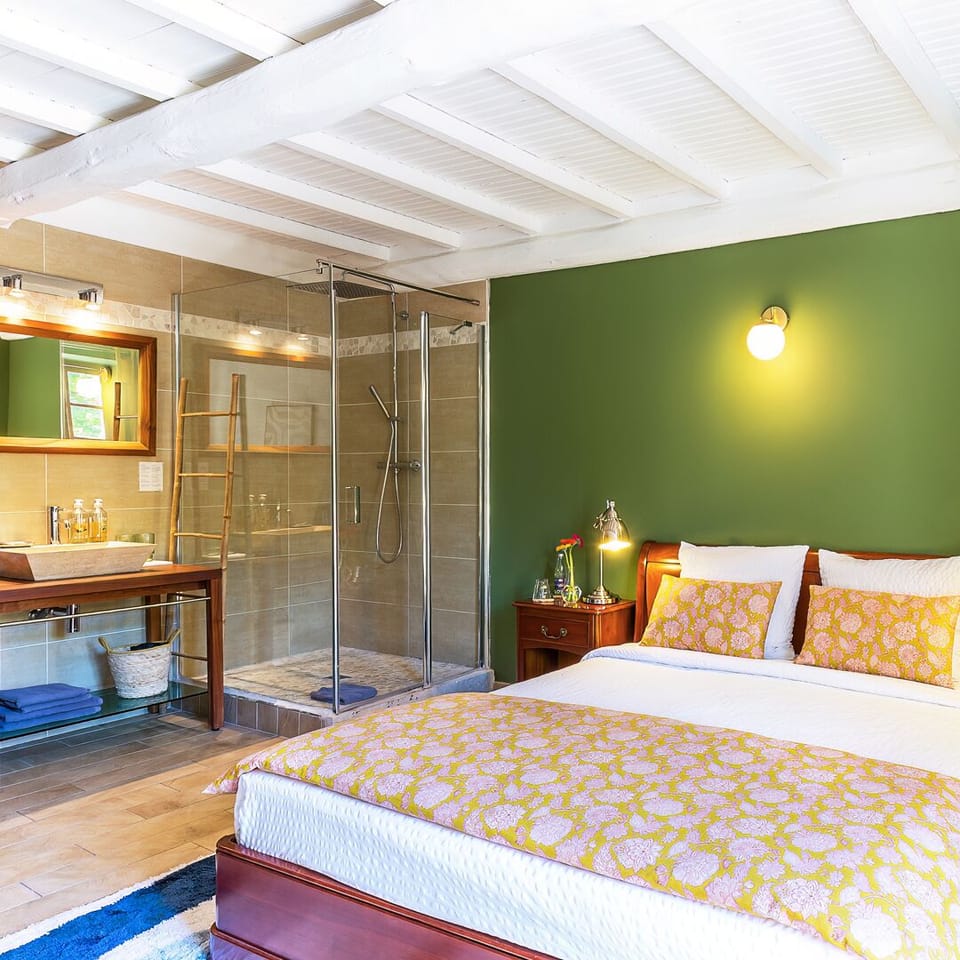 Deluxe Double Room, City View | Desk, laptop workspace, iron/ironing board, free WiFi