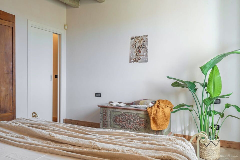 Autumn, Bedroom, Spring, Summer